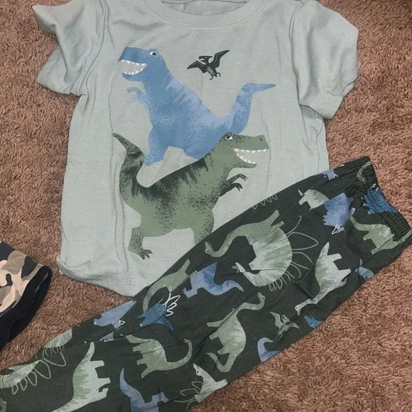 🤗3 for $20! TWO SETS (2) 3t pajama dinosaur and camo toddler 3t boy pajama sets - Picture 9 of 9